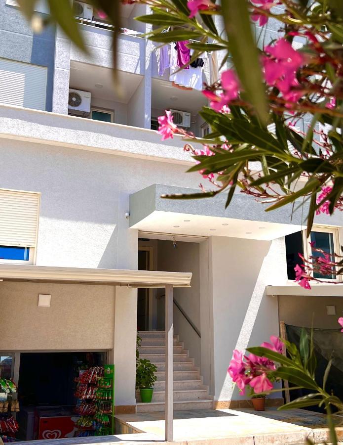 Flors Apartments Durrës Exterior foto